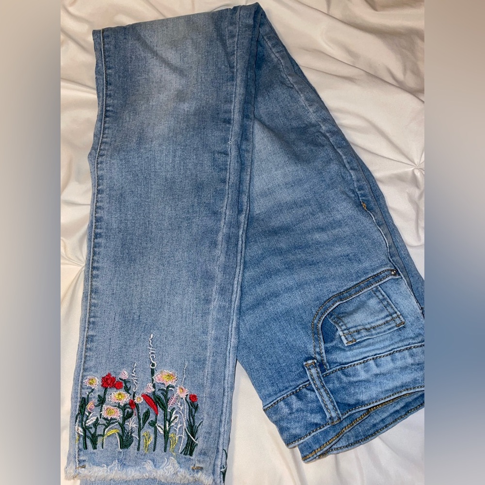 SHEIN Blue Skinny Jeans with Floral Embroidery